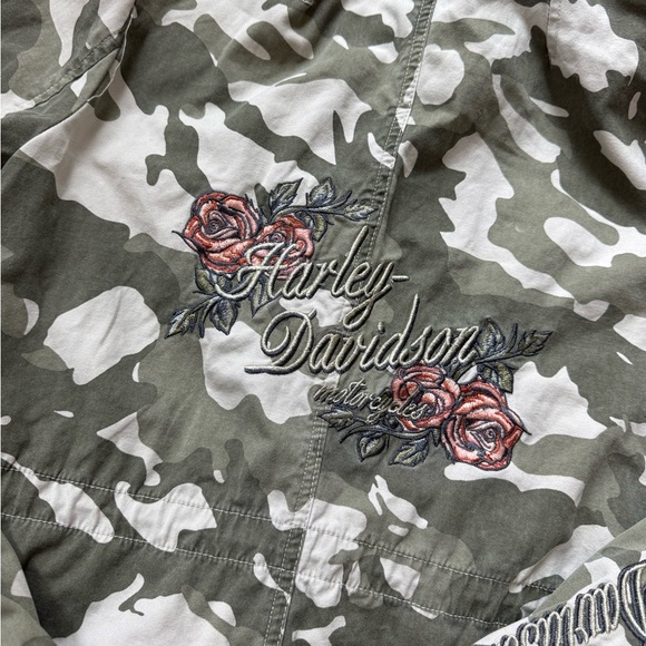 Harley Davidson Ladies Camouflage Rose Patch Hooded Jacket - Size S - EUC - Picture 11 of 14